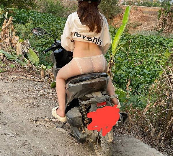 Ảnh 27 của Cặp đôi thích đụ public chịch nhau trước cửa phòng trọ – Phần 2